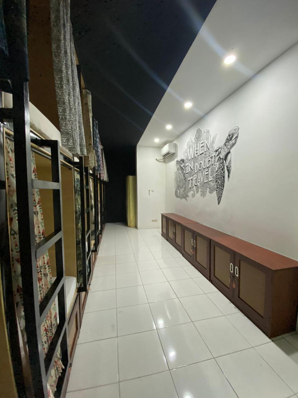Innbox Hostel Sorong Exterior foto